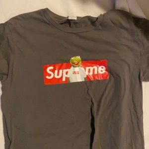 SUPREME T SHIRT